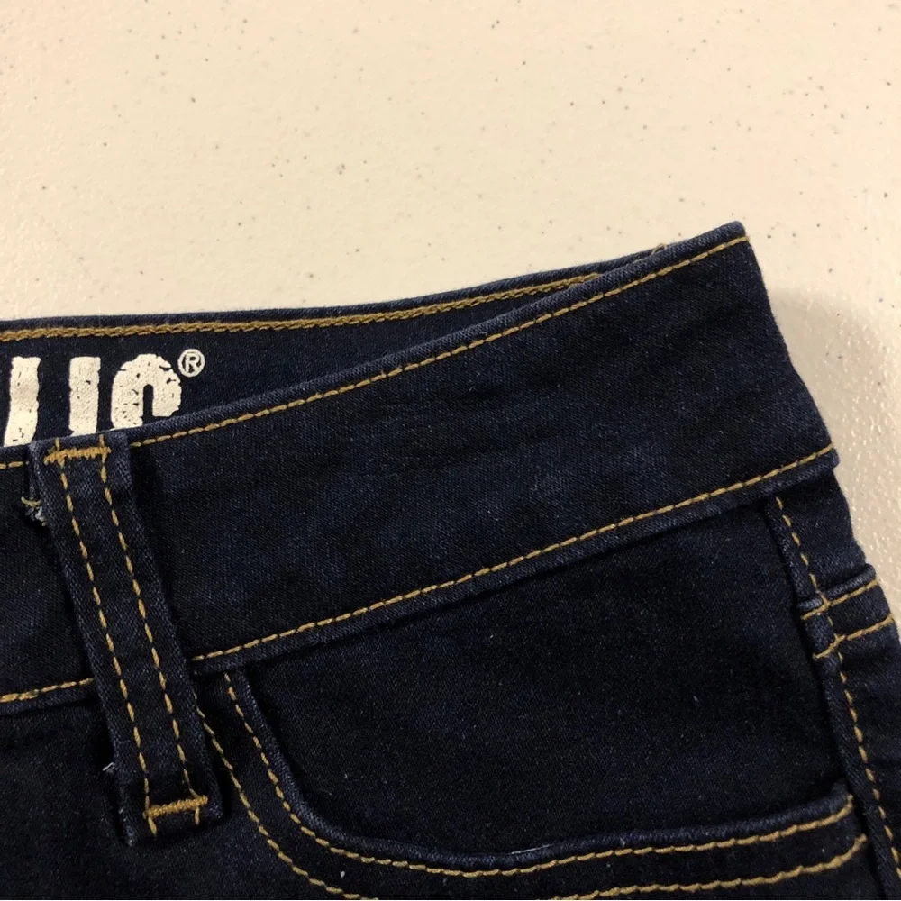 Hydraulic Jeans Junior’s Stretch Dark Blue Cuffed Denim Shorts size 1/2